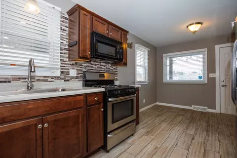 Kitchen - 1304 Bell St, Bloomington, IL 61701 photo 2 of 3