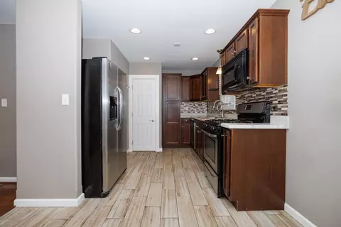 Entry Way - 1304 Bell St, Bloomington, IL 61701 photo 1 of 2