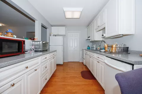 Kitchen - 601 N Main St #7S, Normal, IL 61761 photo 2 of 3