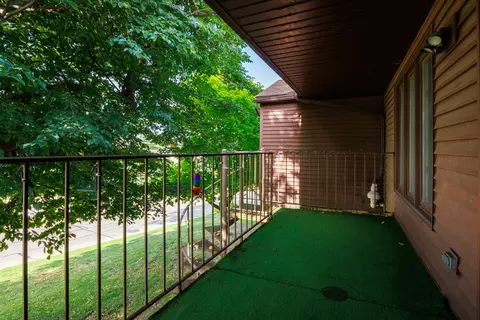 Exterior - 601 N Main St #7S, Normal, IL 61761 photo 2 of 4