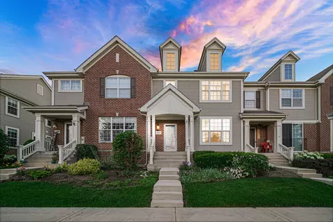 322 S Prospect Ave, Bartlett, IL 60103