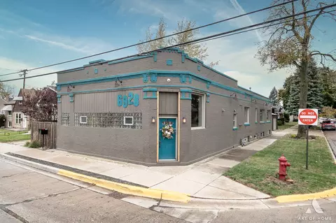6928 Pershing Rd, Berwyn, IL 60402 photo 2