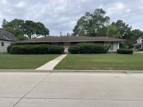 3900 Clausen Ave, Western Springs, IL 60558