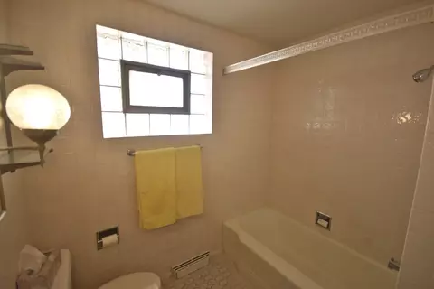 Bath - 1541 N Lee Blvd, Berkeley, IL 60163 photo 2 of 3