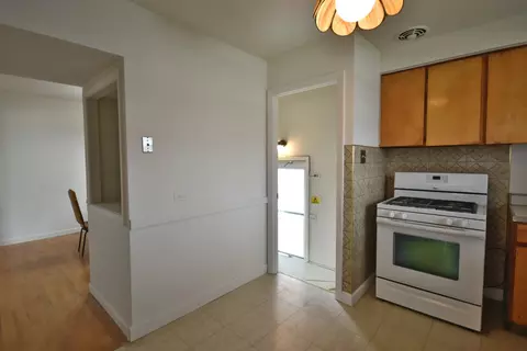 Kitchen - 1541 N Lee Blvd, Berkeley, IL 60163 photo 3 of 4