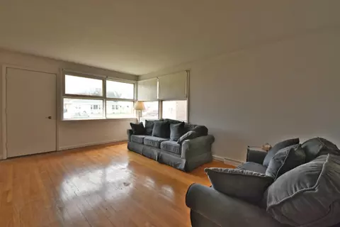 Living - 1541 N Lee Blvd, Berkeley, IL 60163 photo 3 of 3