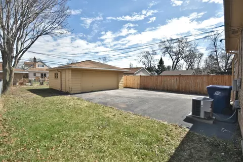 Exterior - 1541 N Lee Blvd, Berkeley, IL 60163 photo 4 of 5