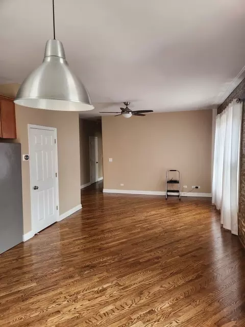 Living - 5201 S Blackstone Ave #3E, Chicago, IL 60615 photo 1 of 2