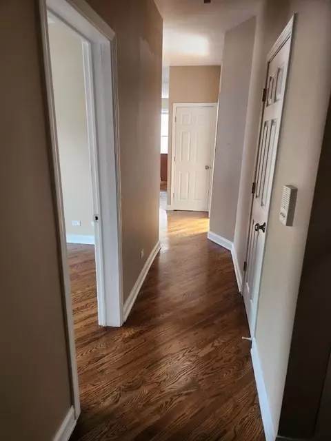 Entry Way - 5201 S Blackstone Ave #3E, Chicago, IL 60615 photo 2 of 2