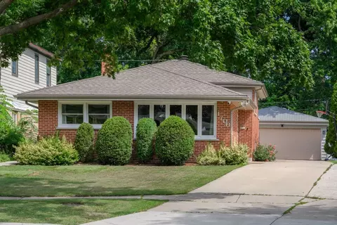 1700 Marvin Pkwy, Park Ridge, IL 60068