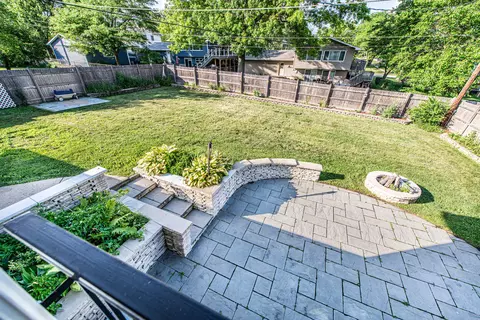 Exterior - 1665 Highland Blvd, Hoffman Estates, IL 60169 photo 3 of 11