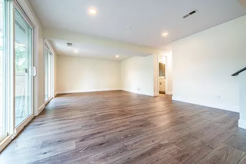 Living - 1665 Highland Blvd, Hoffman Estates, IL 60169 photo 13 of 13