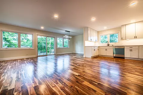 Living - 1665 Highland Blvd, Hoffman Estates, IL 60169 photo 7 of 13