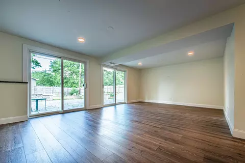 Living - 1665 Highland Blvd, Hoffman Estates, IL 60169 photo 11 of 13