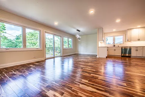 Living - 1665 Highland Blvd, Hoffman Estates, IL 60169 photo 6 of 13