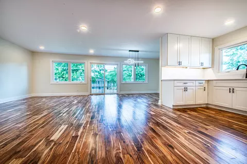 Living - 1665 Highland Blvd, Hoffman Estates, IL 60169 photo 8 of 13