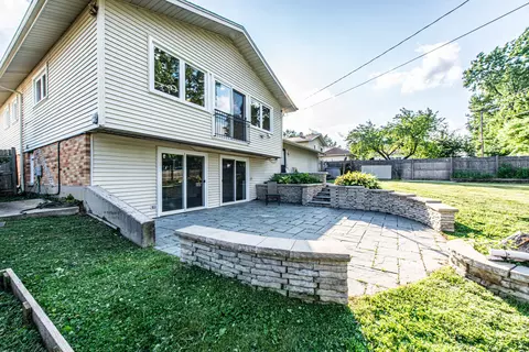 Exterior - 1665 Highland Blvd, Hoffman Estates, IL 60169 photo 7 of 11