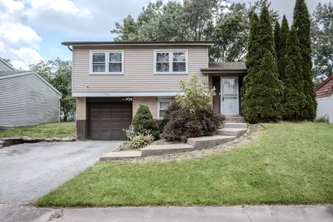 17690 Hillcrest Dr, Country Club Hills, IL 60478