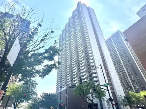 6033 N Sheridan Rd #27C, Chicago, IL 60660