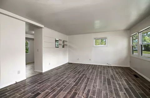 Living - 294 N Taylor Ave, Kankakee, IL 60901 photo 1 of 4