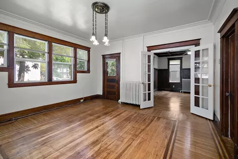 Living - 219 S 3rd Ave, Kankakee, IL 60901 photo 5 of 7