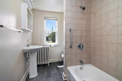 Bath - 219 S 3rd Ave, Kankakee, IL 60901 photo 1 of 2