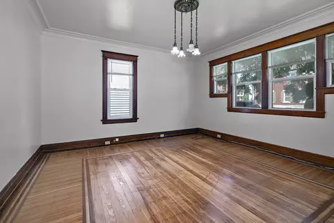 Living - 219 S 3rd Ave, Kankakee, IL 60901 photo 4 of 7
