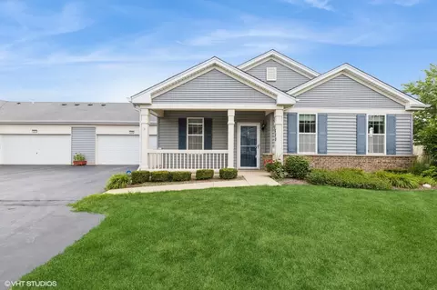 1689 Hannah Ln, Pingree Grove, IL 60140