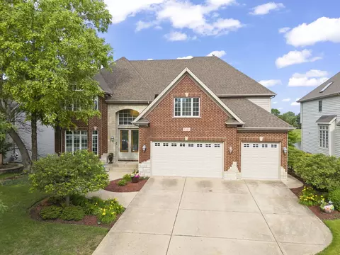 3316 Tall Grass Dr, Naperville, IL 60564