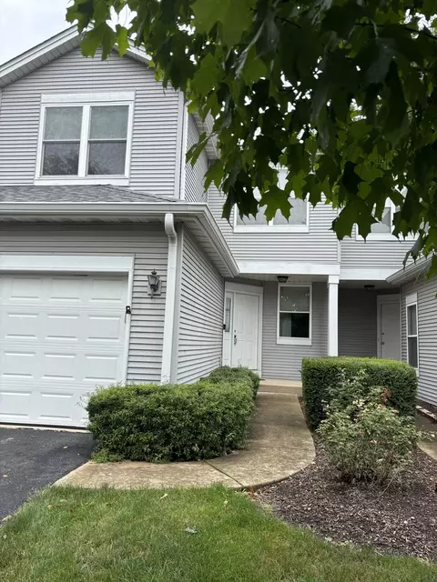 168 Woodland Cir, North Aurora, IL 60542