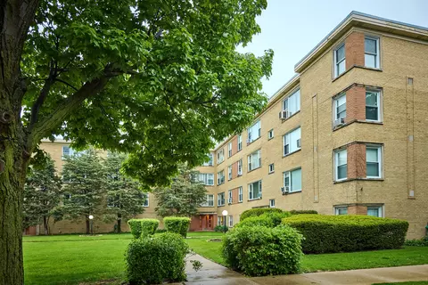 6021 N Damen Ave #202, Chicago, IL 60659