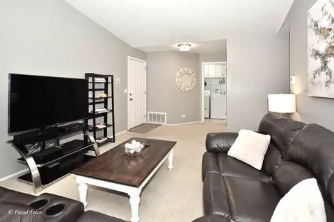 Living - 1620 Hadley Ct #A2, Wheeling, IL 60090 photo 2 of 2