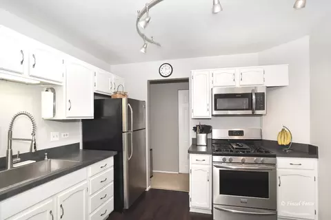 Kitchen - 1620 Hadley Ct #A2, Wheeling, IL 60090 photo 1 of 2