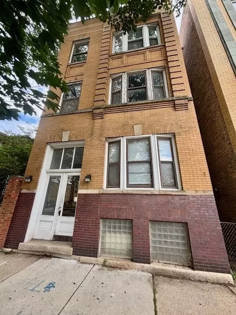 1640 W Melrose St, Chicago, IL 60657