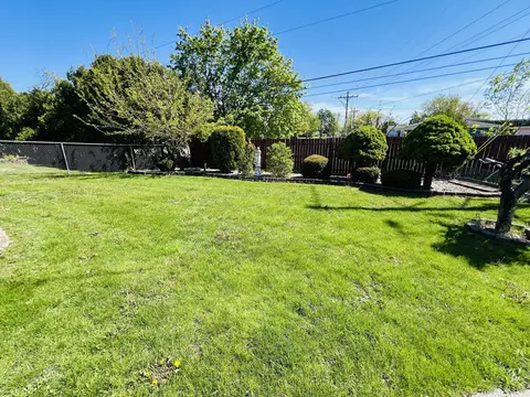 Exterior - 189 Ambleside Rd, Des Plaines, IL 60016 photo 4 of 6