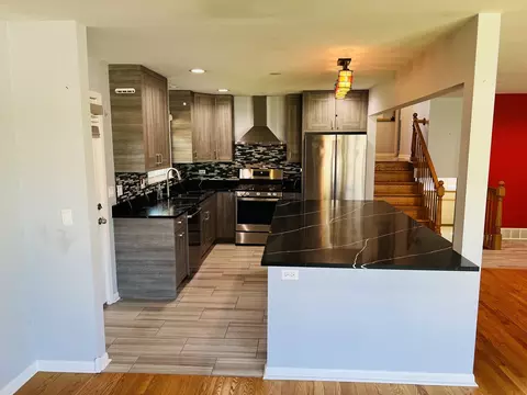 Kitchen - 189 Ambleside Rd, Des Plaines, IL 60016 photo 6 of 6