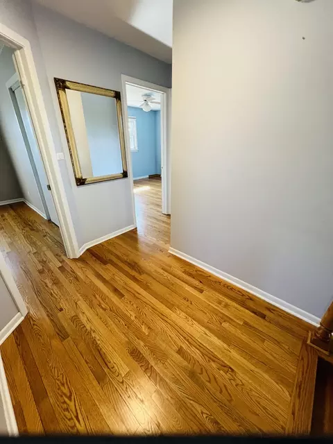 Entry Way - 189 Ambleside Rd, Des Plaines, IL 60016 photo 5 of 6