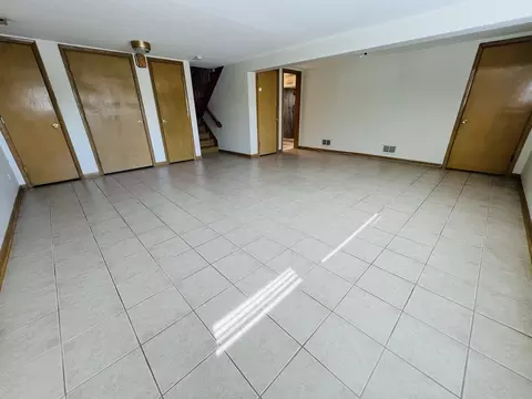 Living - 189 Ambleside Rd, Des Plaines, IL 60016 photo 5 of 5
