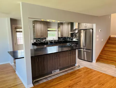 Kitchen - 189 Ambleside Rd, Des Plaines, IL 60016 photo 1 of 6
