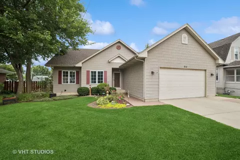 313 S Commonwealth Ave, Elgin, IL 60123 photo 2