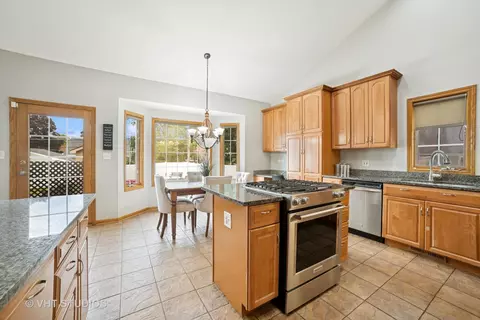 313 S Commonwealth Ave, Elgin, IL 60123 photo 7