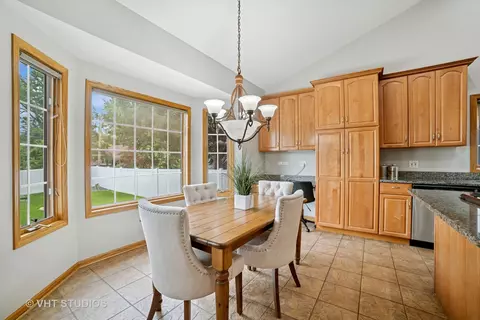 313 S Commonwealth Ave, Elgin, IL 60123 photo 6