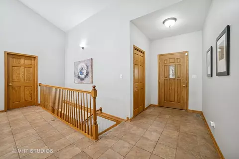 313 S Commonwealth Ave, Elgin, IL 60123 photo 3