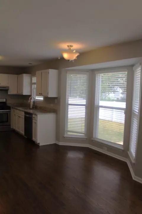 Kitchen - 1098 Clover Hill Ln, Elgin, IL 60120 photo 4 of 4