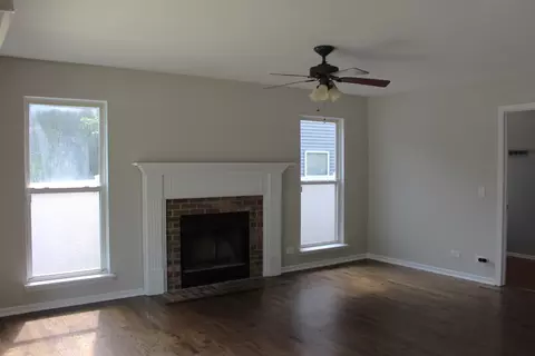 Living - 1098 Clover Hill Ln, Elgin, IL 60120 photo 3 of 4