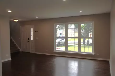 Living - 1098 Clover Hill Ln, Elgin, IL 60120 photo 1 of 4