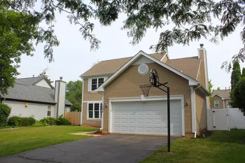 Exterior - 1098 Clover Hill Ln, Elgin, IL 60120 photo 3 of 5