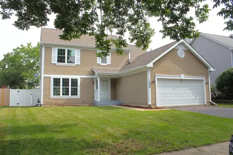 Exterior - 1098 Clover Hill Ln, Elgin, IL 60120 photo 2 of 5