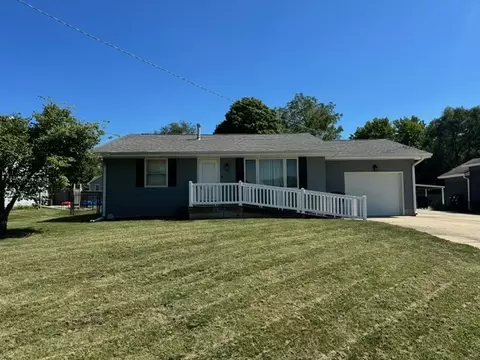 604 Elm St, Delavan, IL 61734