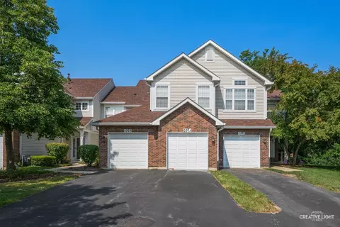 2973 Kentshire Cir #2973, Naperville, IL 60564